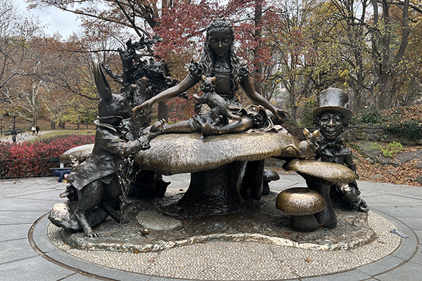 Alice in Wonderland statue, Central Park
