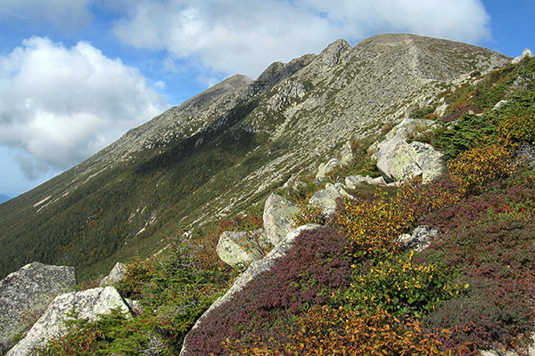 views from the Helon Taylor Trail on the way up Pamola Peak