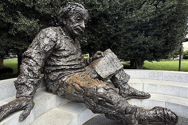 Albert Einstein Statue